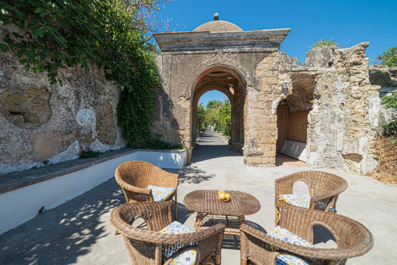 La Poetica In Villa Eldorado Procida Exterior foto